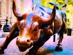 与其相反的是,国家卫生健康委党组书记、主任雷海潮:推动中医药服务人民造福全球